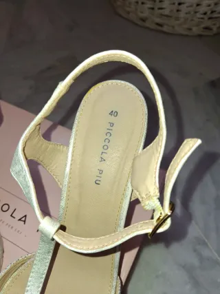 Zapatos de tacón plateadas talla 40