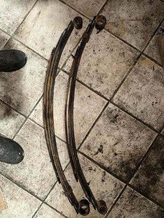 Ballestas Suzuki Samurai Traseras