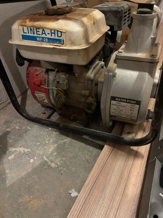 Bomba de agua gasolina