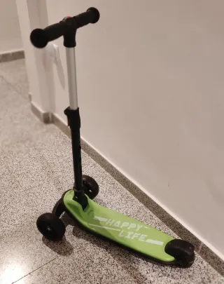 Patín de 3 ruedas con luz