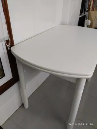 Mesa de cocina extensible blanca