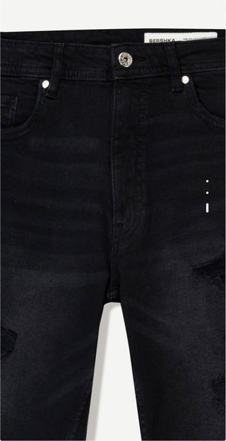Pantalón corto Bershka negro roto