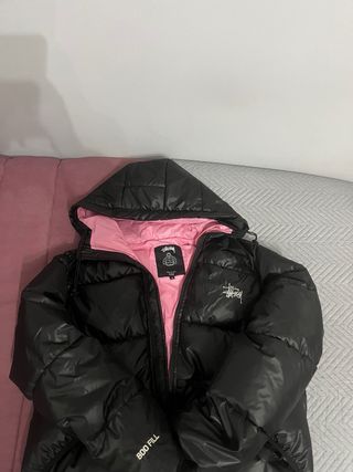 Chaqueta Stussy Negra con Forro Rosa
