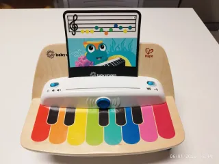 Piano infantil Hape Baby Einstein, muy buen estad.