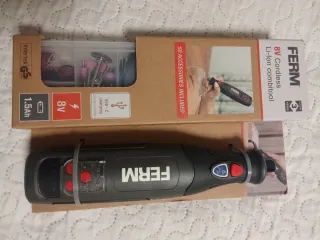 FERM CTM1032 Multierramienta Inalámbrica 8V