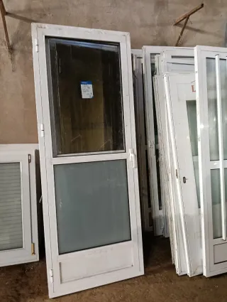 2 Puertas de aluminio blancas. 621292438