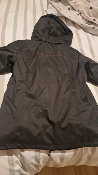 Anorak Quechua con forro polar desmontable