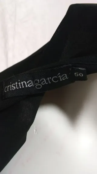 Blusa negra bordada flores doradas