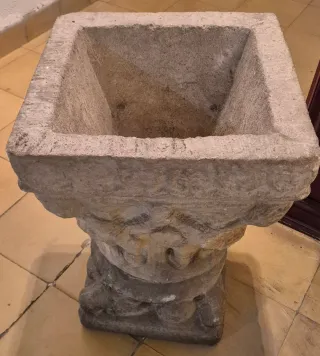 Macetero de piedra maciza tallada antiguo vintage
