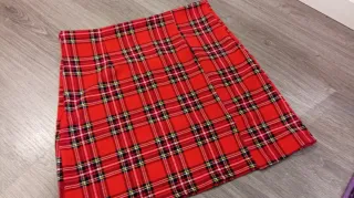 Falda Shein Talla L Cuadros Roja