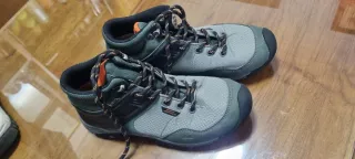 Botas montaña niño talla 35