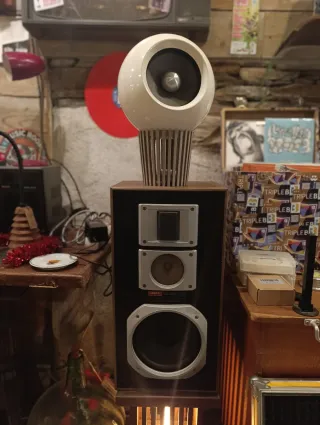 Diferentes Altavoces Hi-Fi Vintage