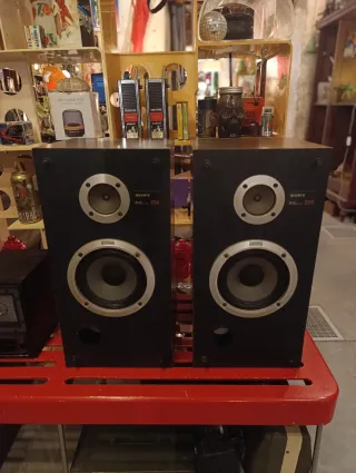 Diferentes Altavoces Hi-Fi Vintage