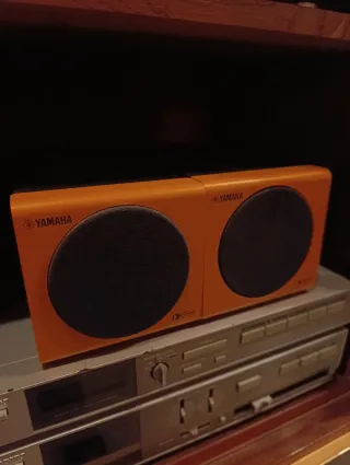 Diferentes Altavoces Hi-Fi Vintage