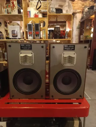 Diferentes Altavoces Hi-Fi Vintage