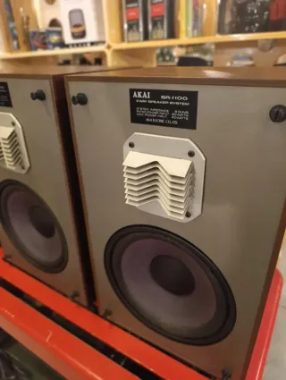 Diferentes Altavoces Hi-Fi Vintage