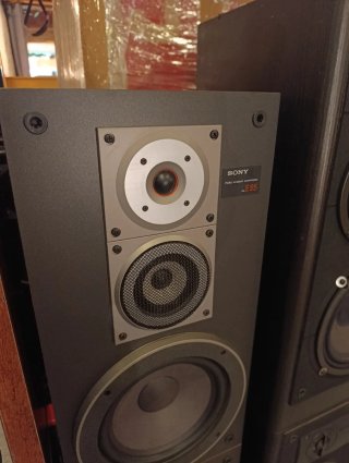 Diferentes Altavoces Hi-Fi Vintage
