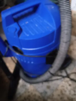 Aspirador azul para piezas