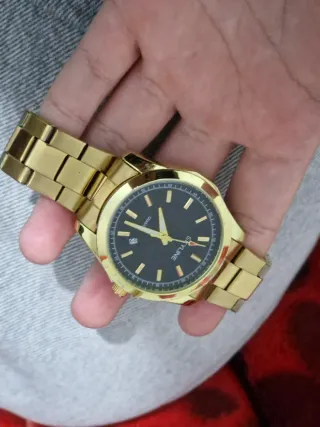 Reloj SKYLINE Dorado y Negro