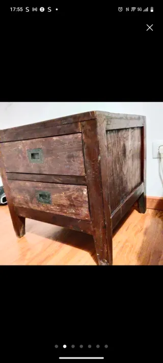 Mesita de noche de madera