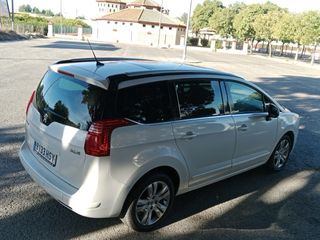 Peugeot 5008 2014