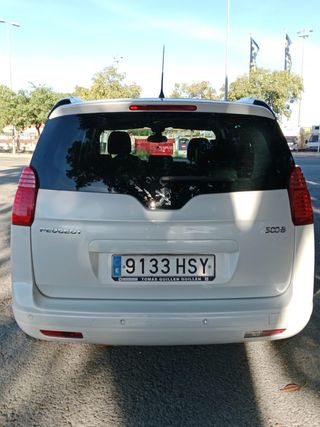 Peugeot 5008 2014