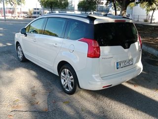 Peugeot 5008 2014