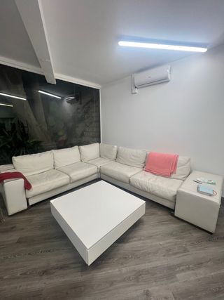 Sofá de piel Natuzzi blanco