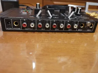 Pequeña mesa de mezclas Resident