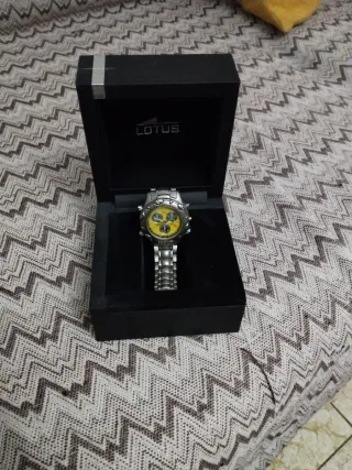 Reloj Lotus Cronógrafo Esfera Amarilla