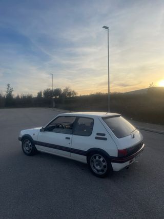 Peugeot 205 gti 1988