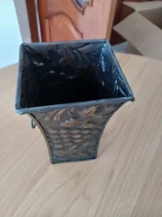 Jarrón Decorativo Metal Dorado y Marrón