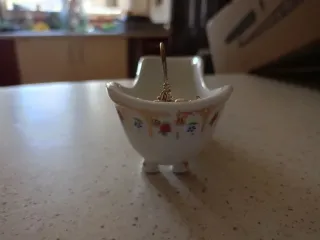 Mobili per case delle bambole