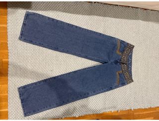 Jeans Nicoli con detalles bordados