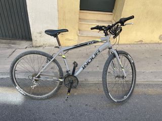 Bicicleta de montaña gris Talla M
