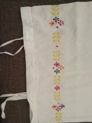 Sábana y almohadón antiguo de punto de cruz