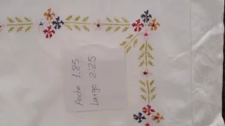 Sábana y almohadón antiguo de  punto de cruz