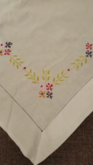 Sábana y almohadón antiguo de  punto de cruz