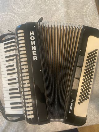 Acordeón Hohner Student 80