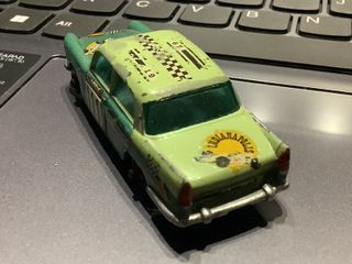 Coche Austin A55 1/64 Lesney