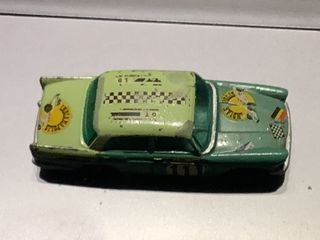 Coche Austin A55 1/64 Lesney