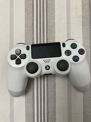 Consola Sony PS4 Pro 1TBlanca con mando + 3 juegos