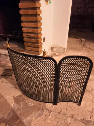 Salvachispas metálico negro.