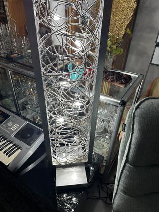 Lámpara de pie moderna metal y cristal