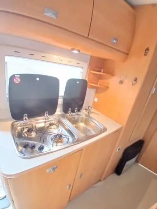 Autocaravana ford transit 2005 y 137432km 8 plazas