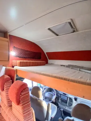 Autocaravana ford transit 2005 y 137432km 8 plazas