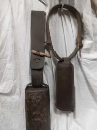 2 Campanos de metal antiguas