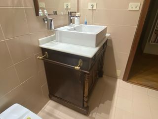 Mueble de lavabo antiguo de madera