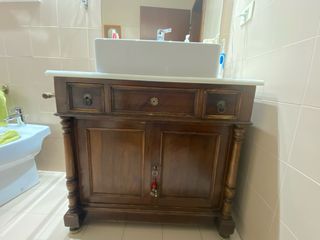 Mueble de lavabo antiguo de madera