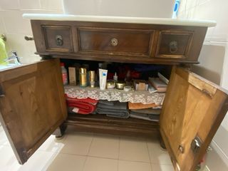Mueble de lavabo antiguo de madera
